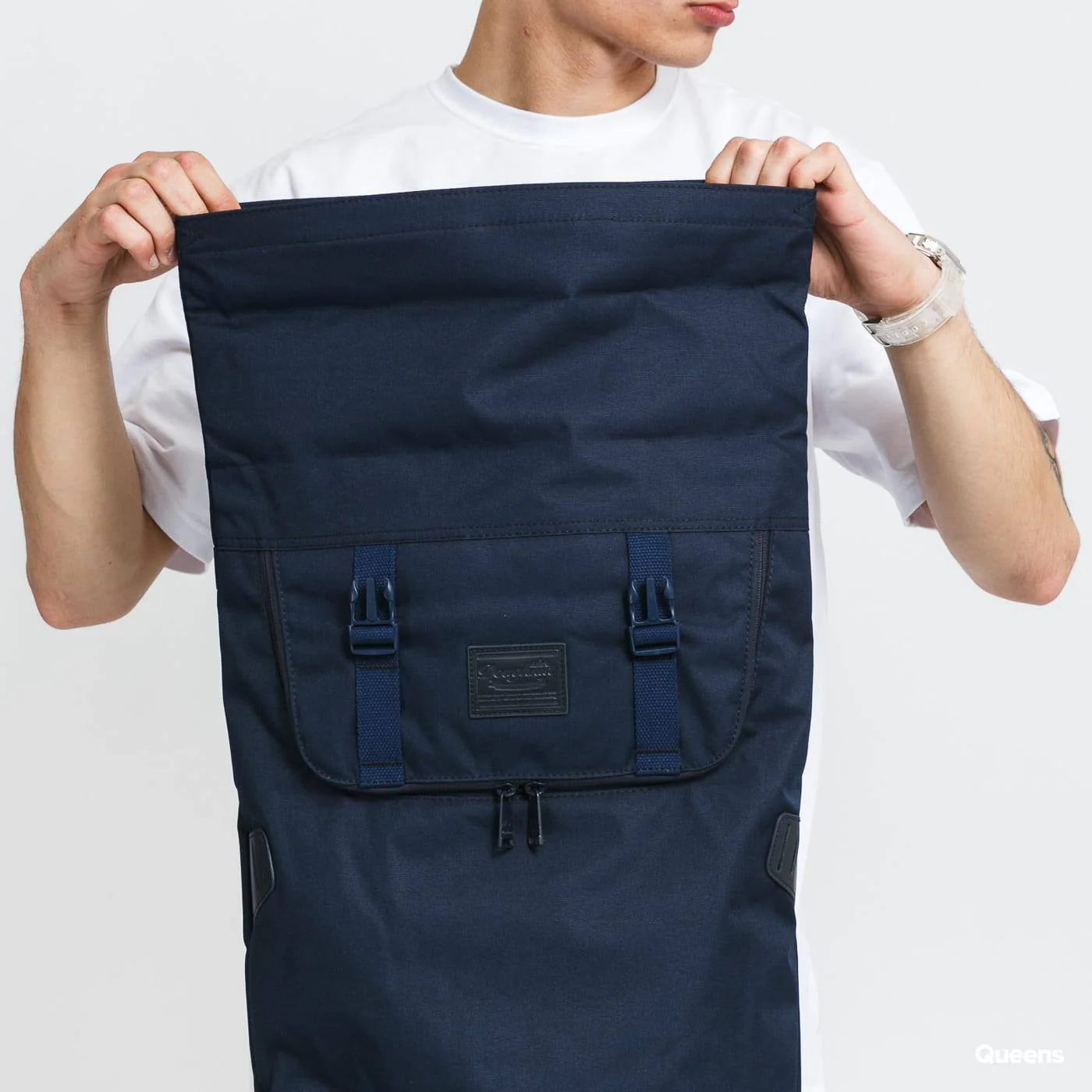 Christopher Travel Backpack 18L - Navy Edition - Image 4