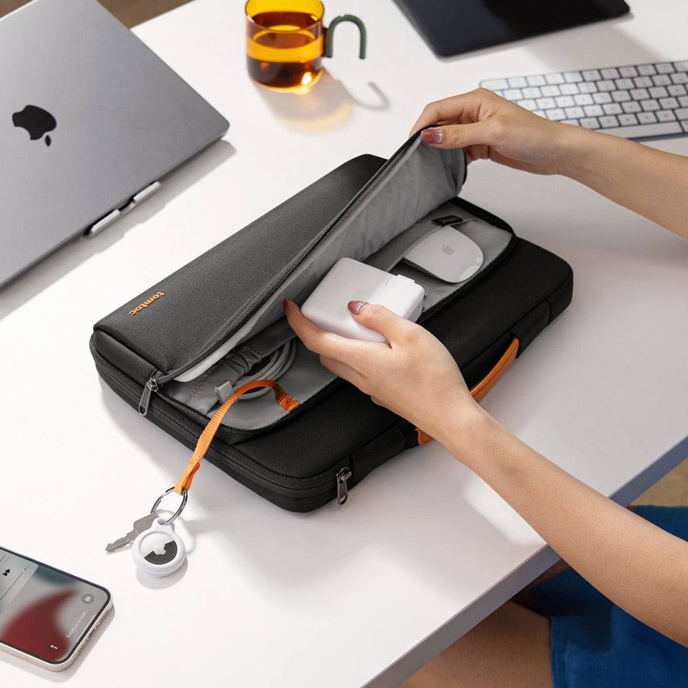 Defender A14 Laptop Briefcase - Black 13 to 13.5 Inch - Image 3