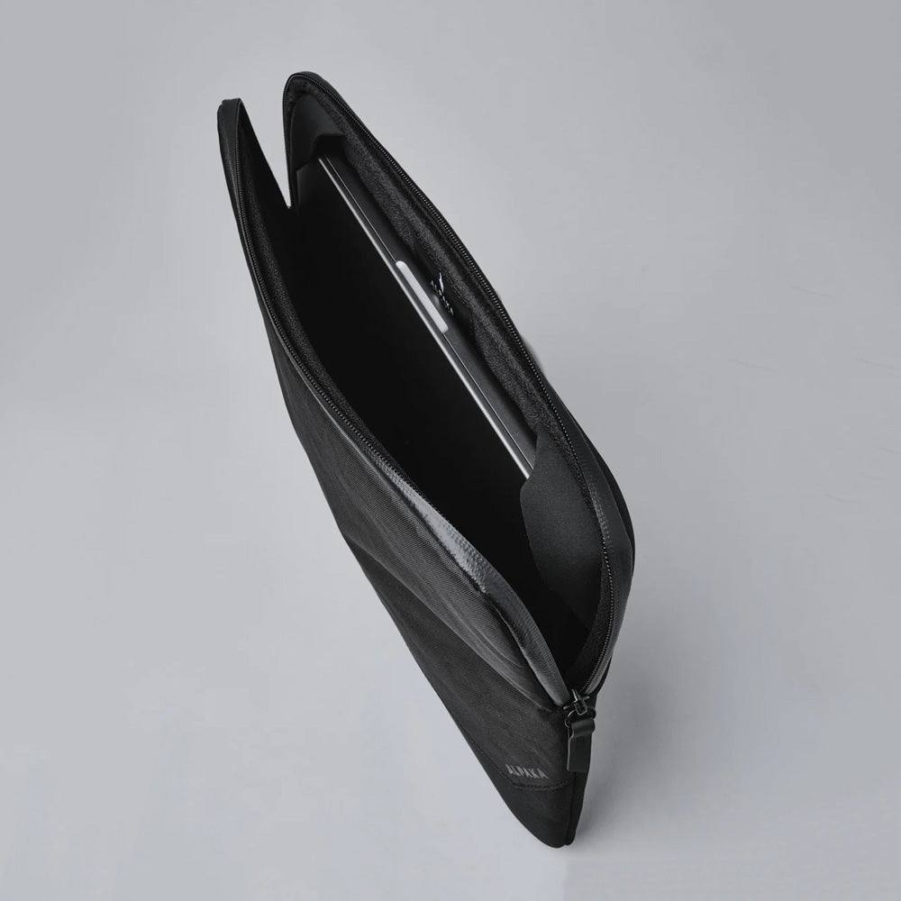 Elements Laptop Sleeve - Black VX42 for 14 Inch - Image 4