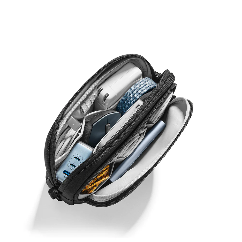 Light T12 Accessory Pouch Medium - Black - Image 3