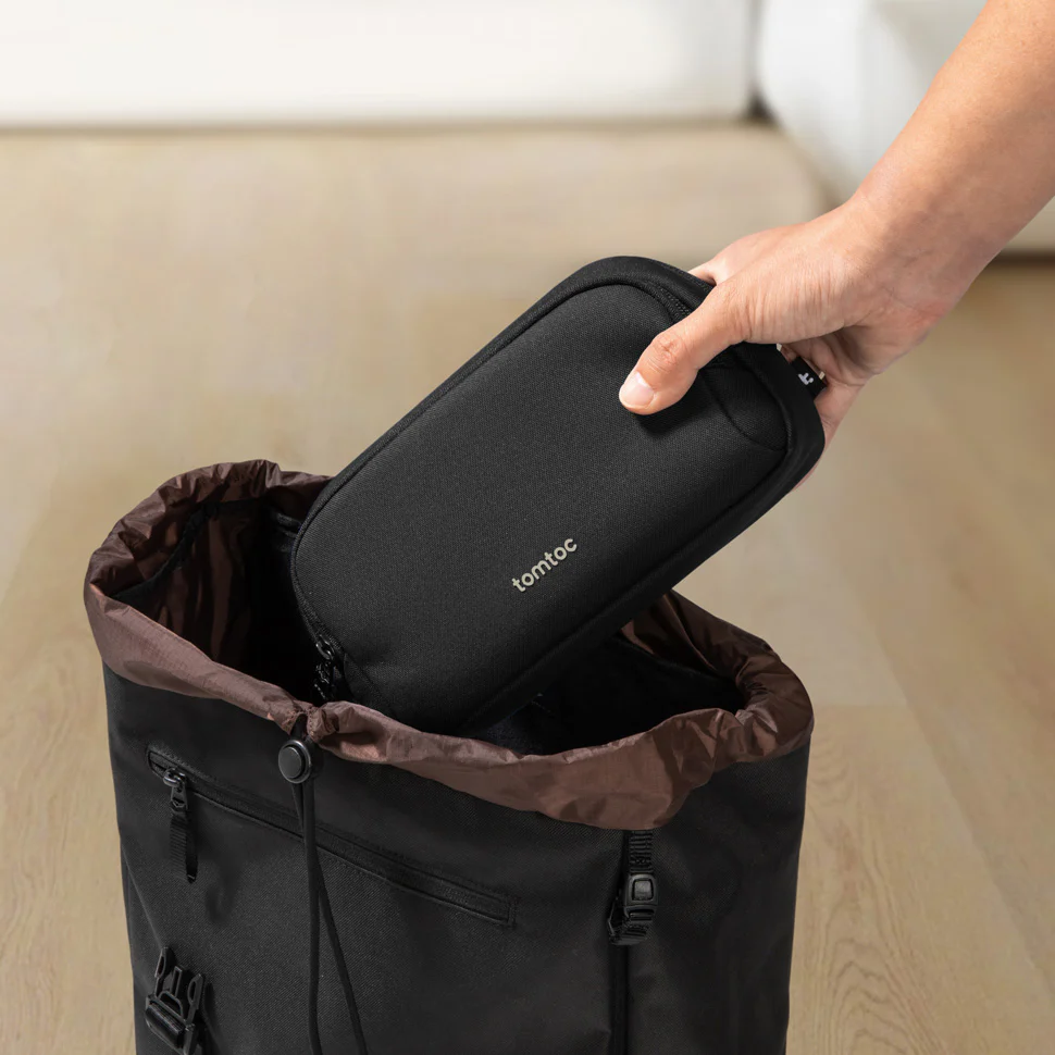 Light T12 Accessory Pouch Medium - Black - Image 5