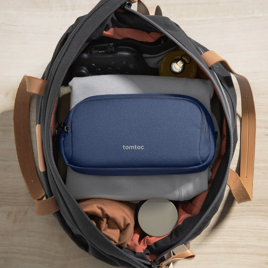 Light T12 Accessory Pouch Medium - Blue - Image 11