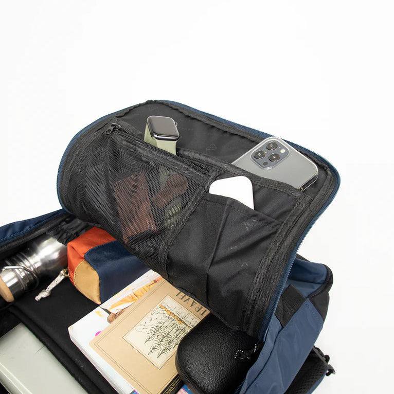 Macaroon Go Wild Series Backpack 20L - Black & Navy - Image 5