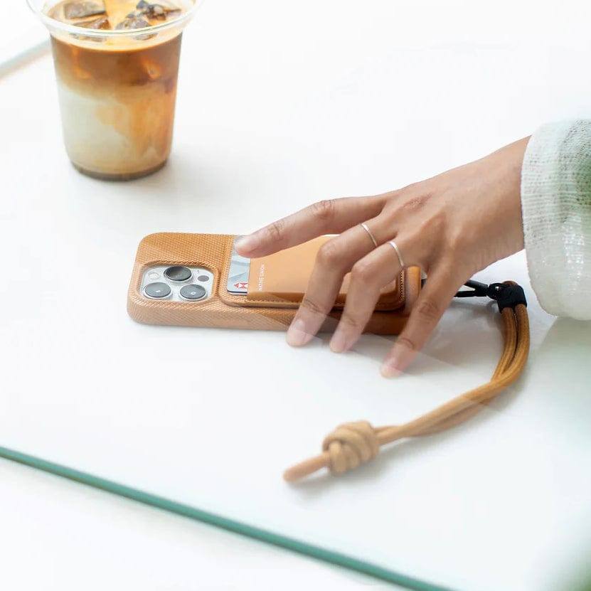 Re-Classic MagSafe Card Wallet - Kraft - Image 7