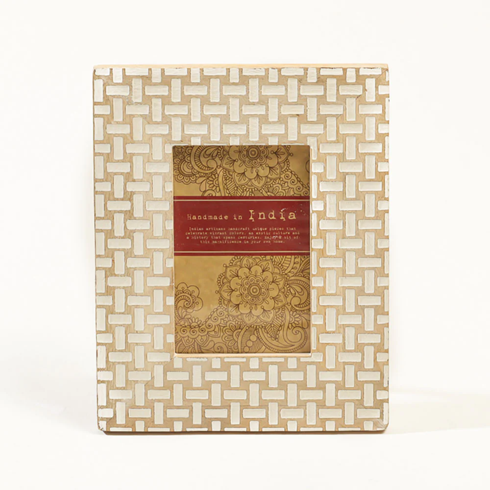 Relief Wooden Photo Frame Medium - Birch - Image 4