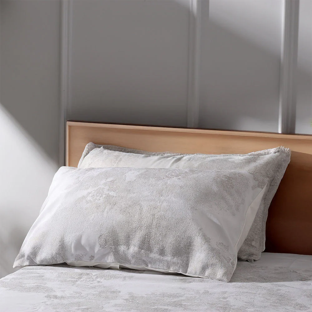 Rosette Duvet Cover and Pillow Shams Set - Grey - Image 3