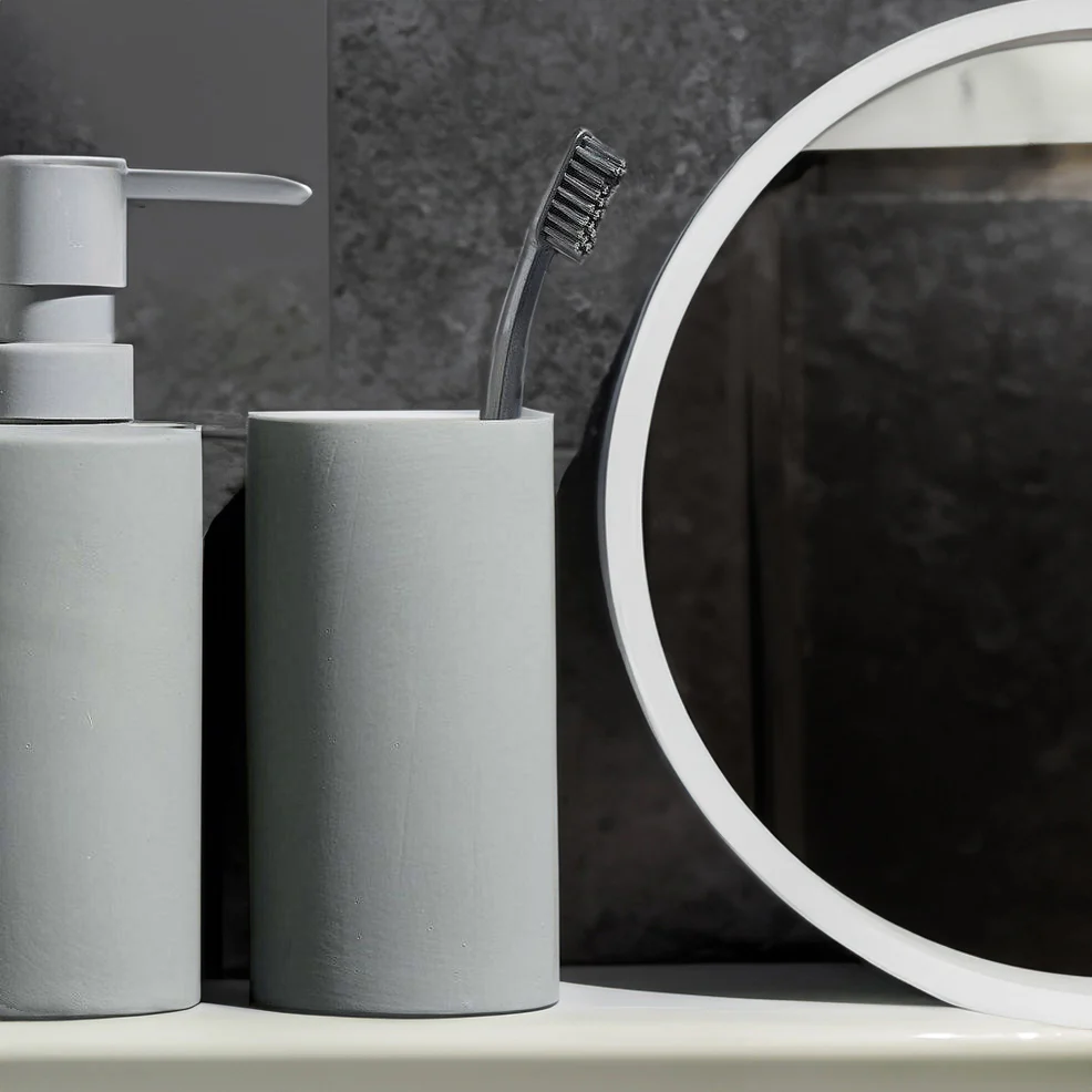 Solo Toothbrush Tumbler - Grey - Image 6